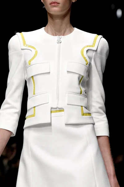 Look 12